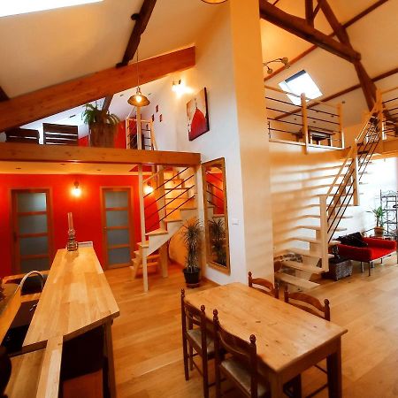 Вилла La Grange De Marie A St Angel - Magnifique Grange Renovee En Loft Pour 1 A 6 Pers Saint-Angel  Экстерьер фото
