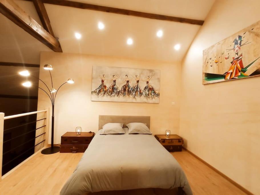Вилла La Grange De Marie A St Angel - Magnifique Grange Renovee En Loft Pour 1 A 6 Pers Saint-Angel  Экстерьер фото